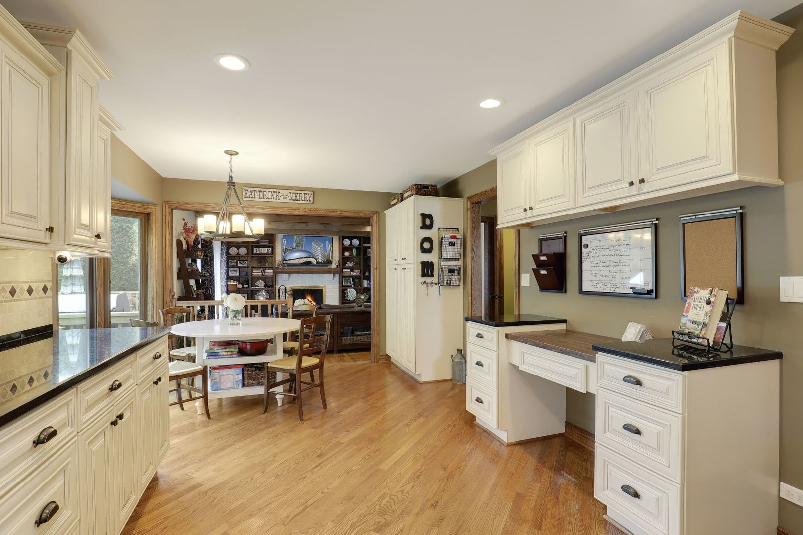 11400 Burr Oak Lane, Burr Ridge, IL 60527