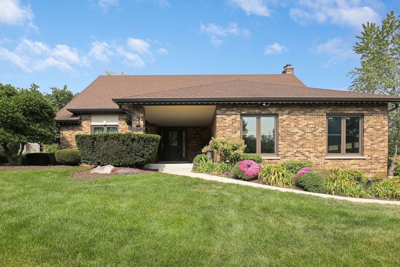 11400 Burr Oak Lane, Burr Ridge, IL 60527