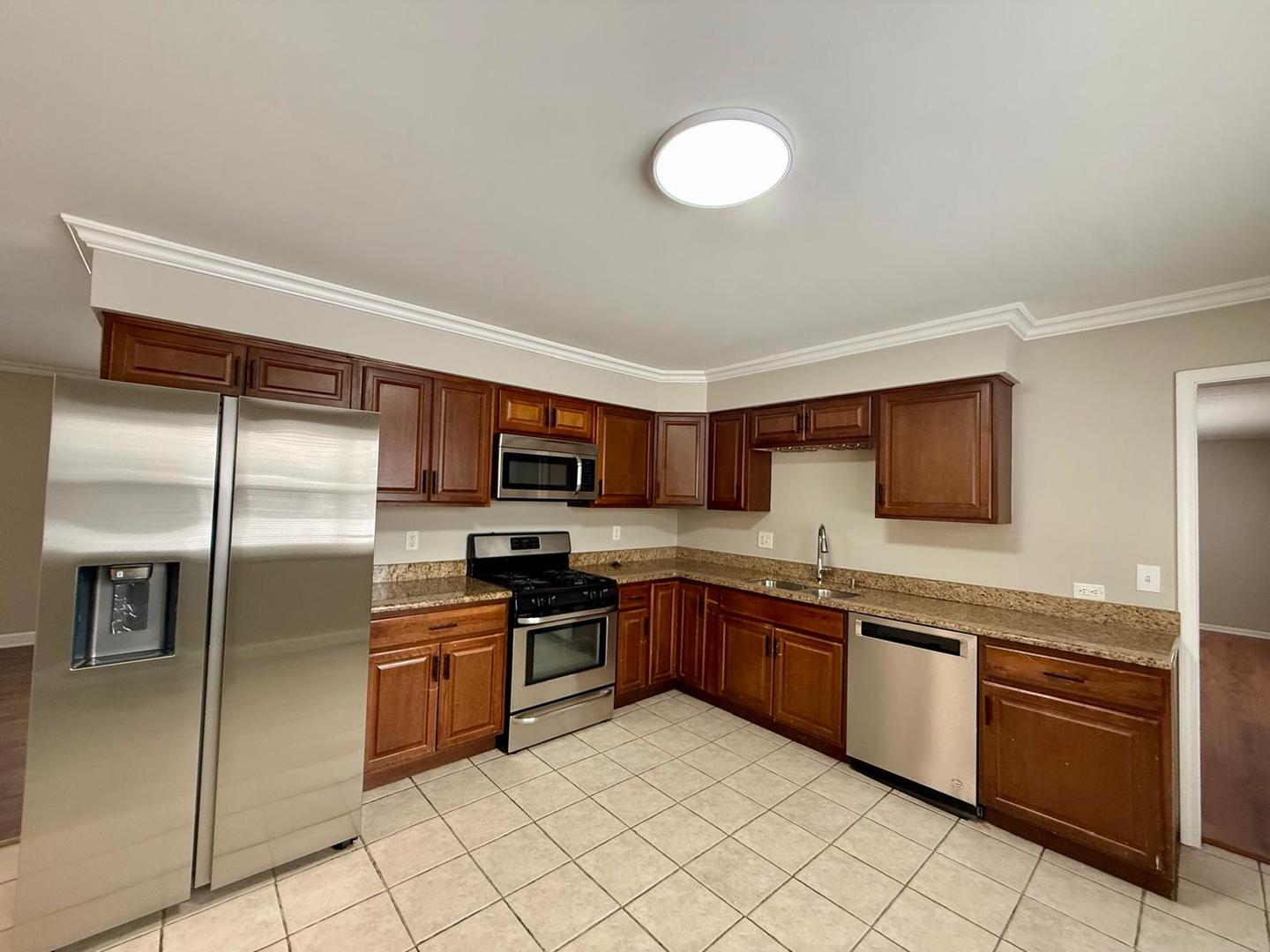 746 N Glenwood Place, Aurora, IL 60506