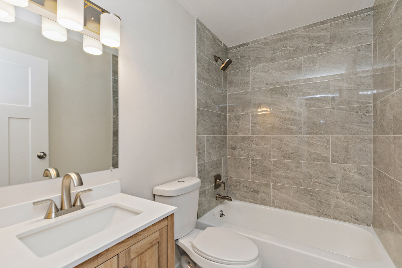 1101 Colony Court, Streamwood, IL 60107