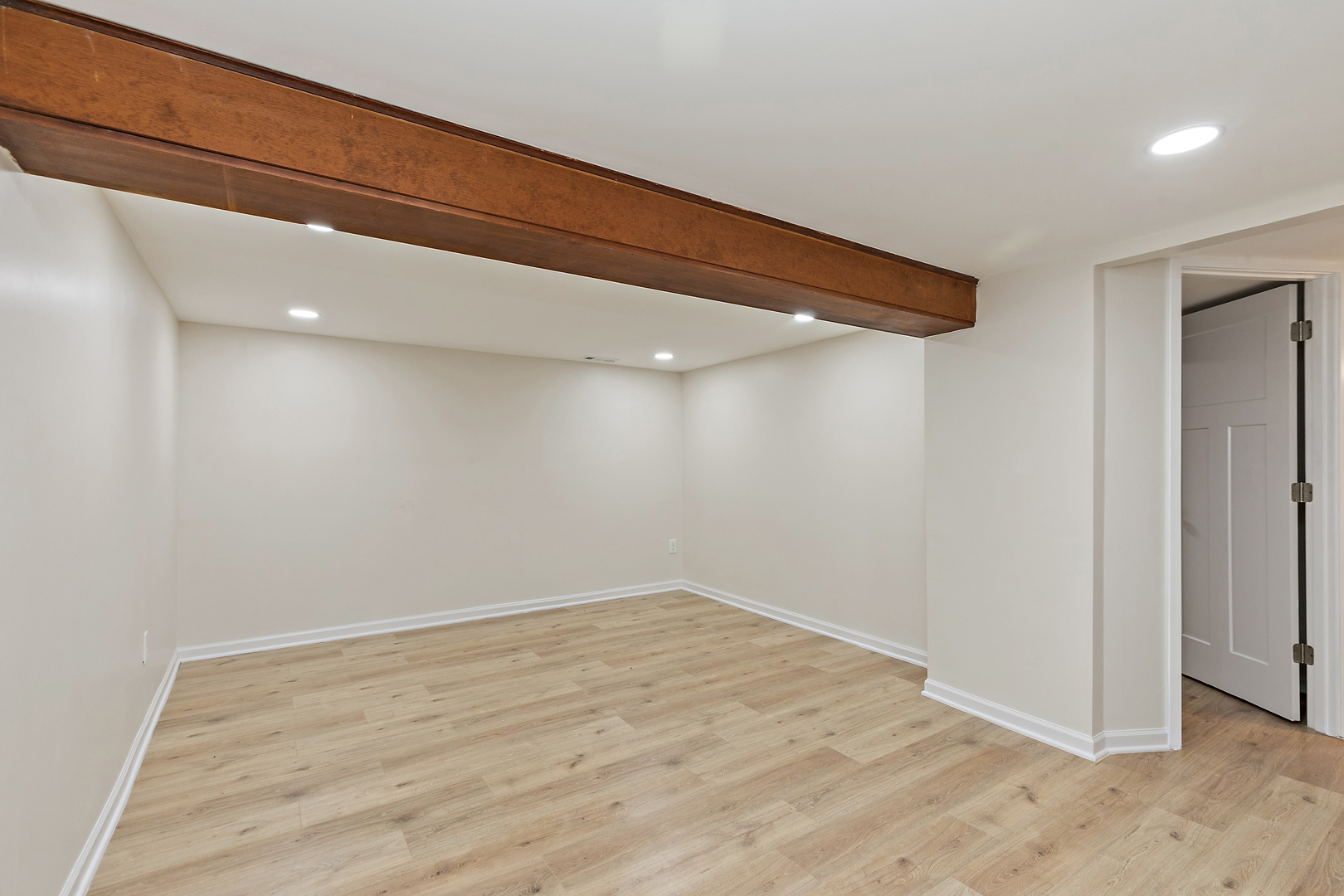 1101 Colony Court, Streamwood, IL 60107