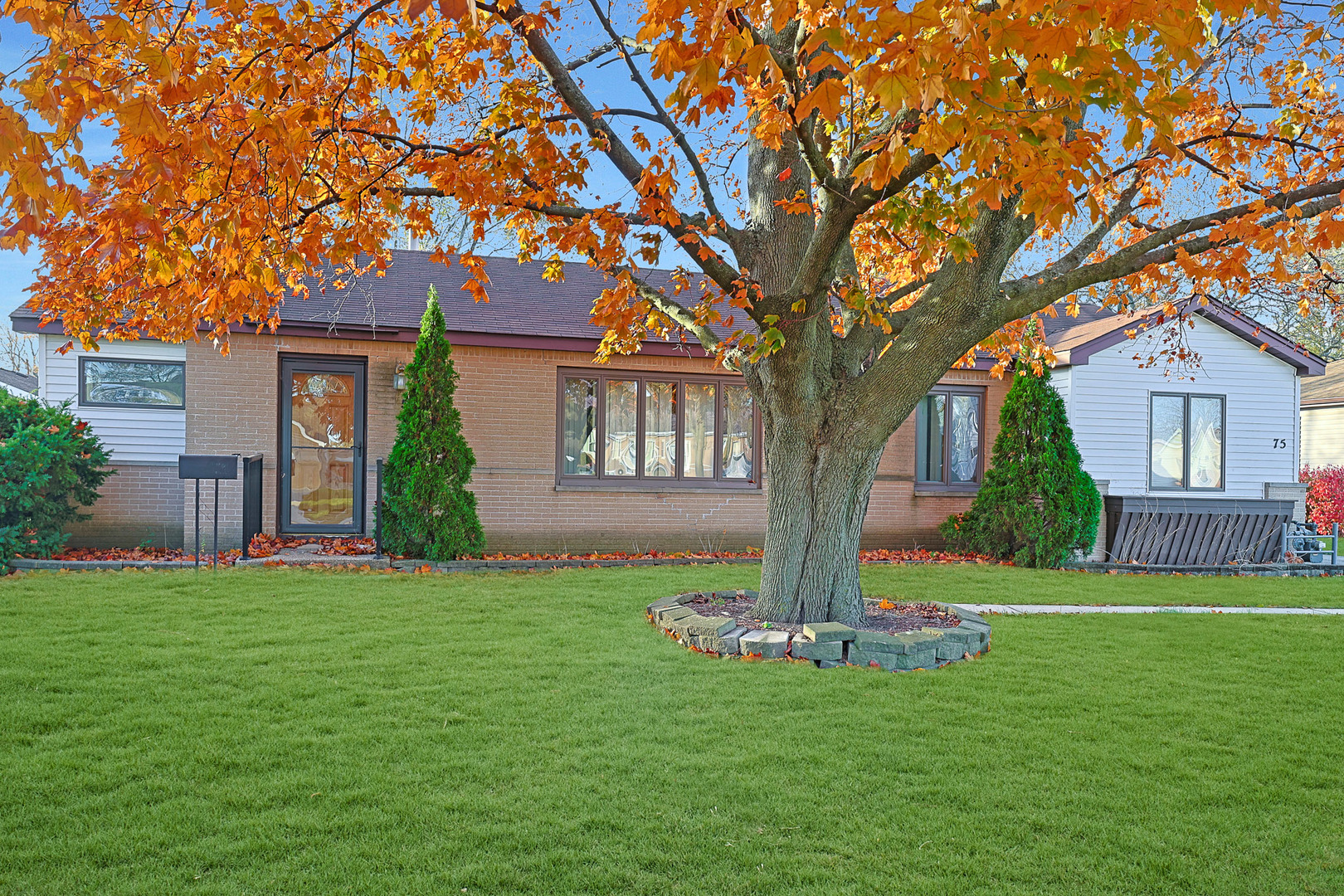 75 Carthage Lane, Hoffman Estates, IL 60169