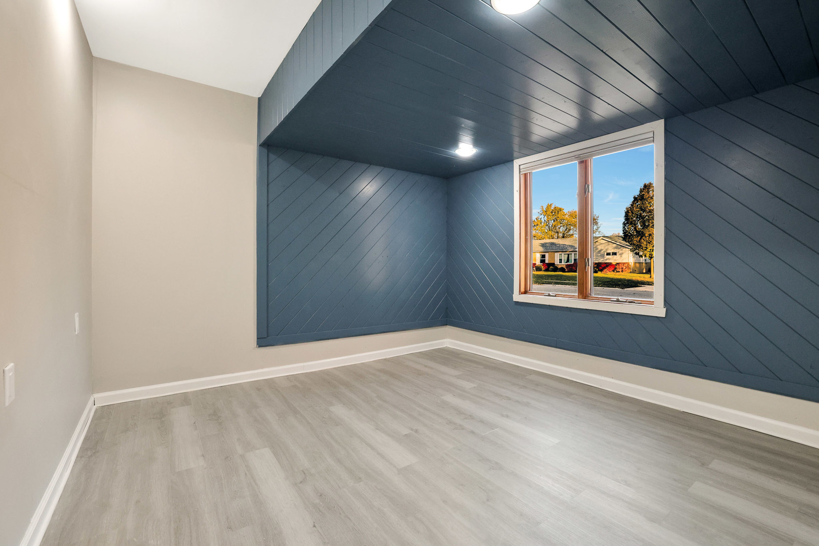 75 Carthage Lane, Hoffman Estates, IL 60169