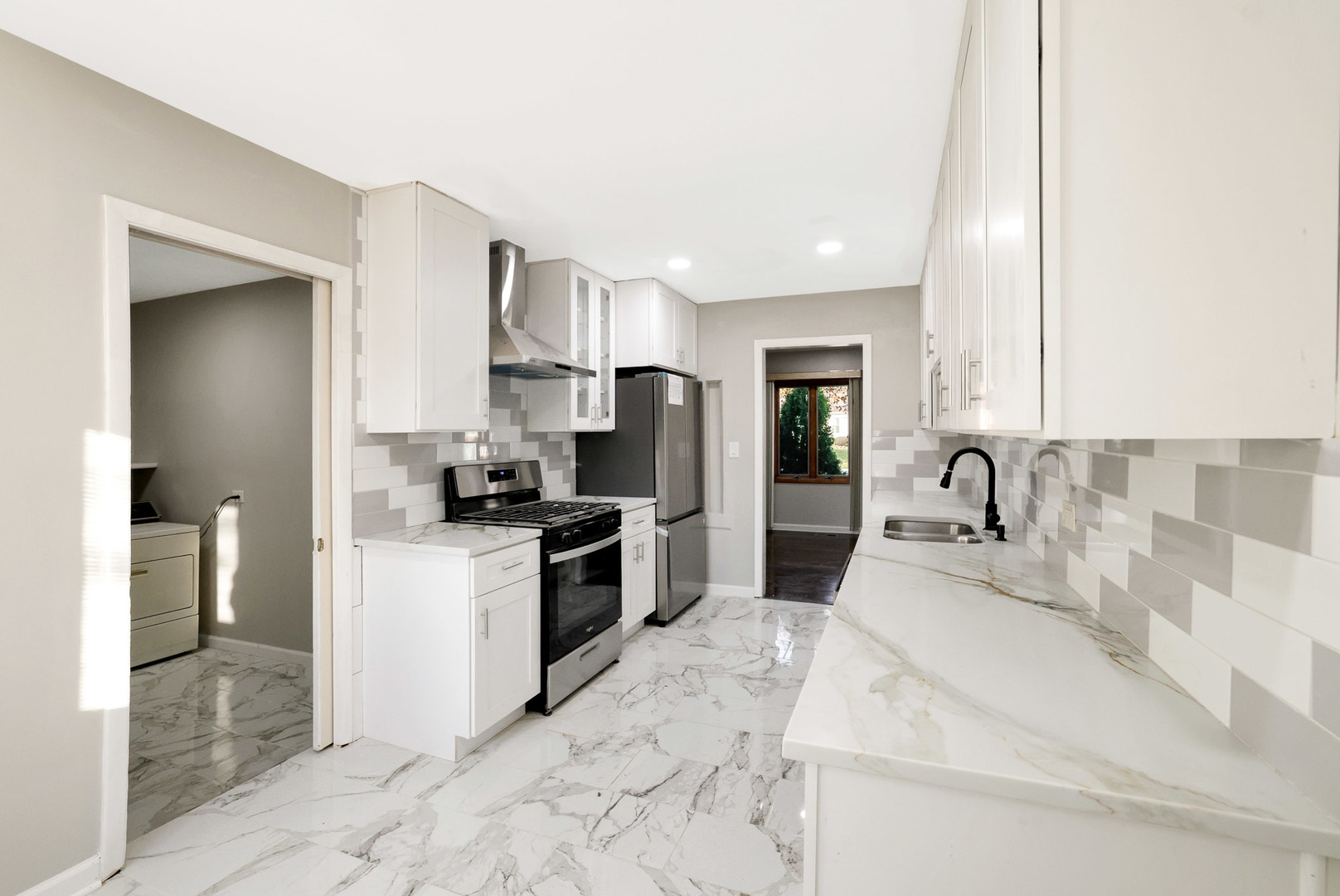 75 Carthage Lane, Hoffman Estates, IL 60169