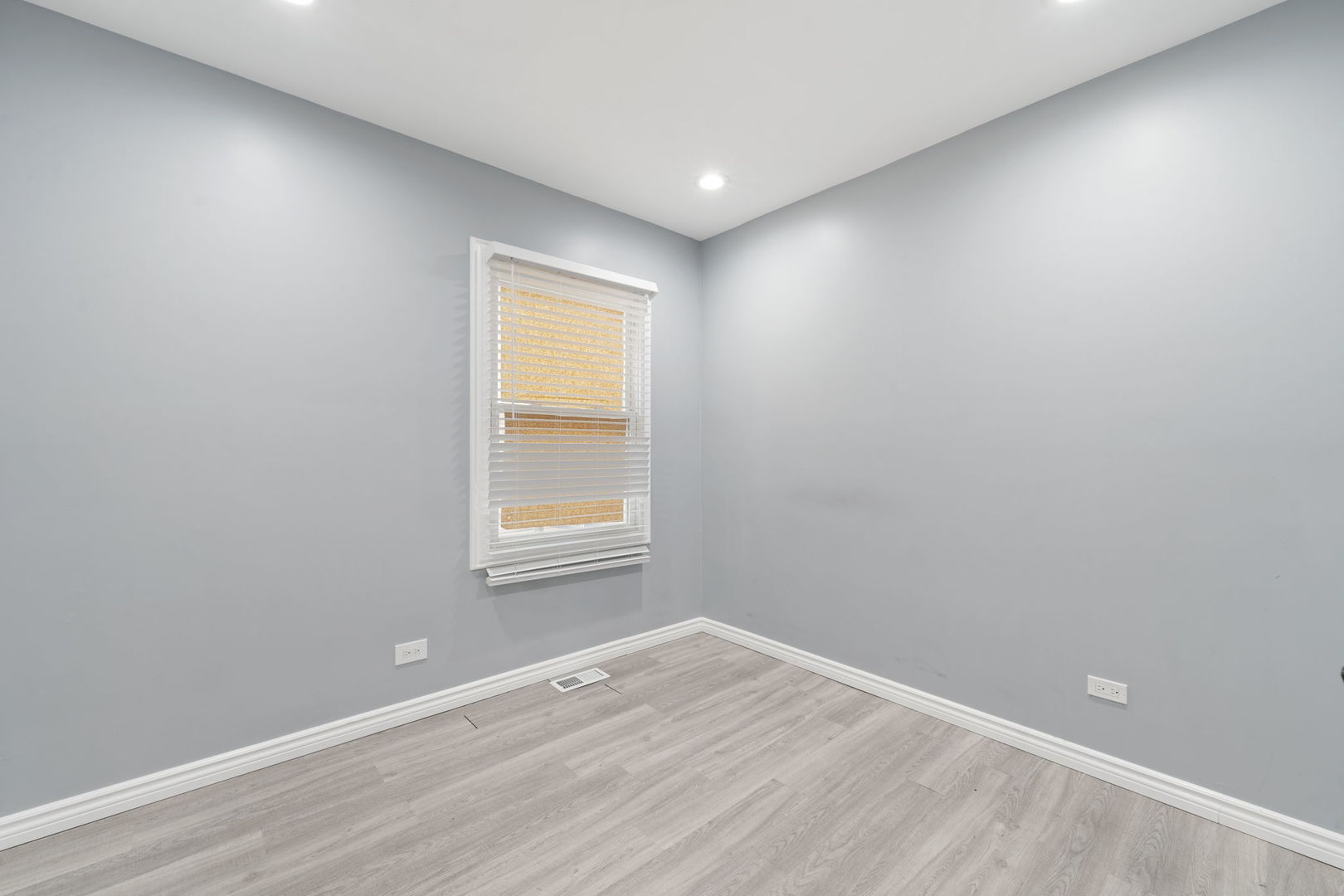 4630 W Montana Street, Chicago, IL 60639