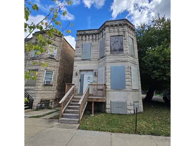 925 S Springfield Avenue, Chicago, IL 60624