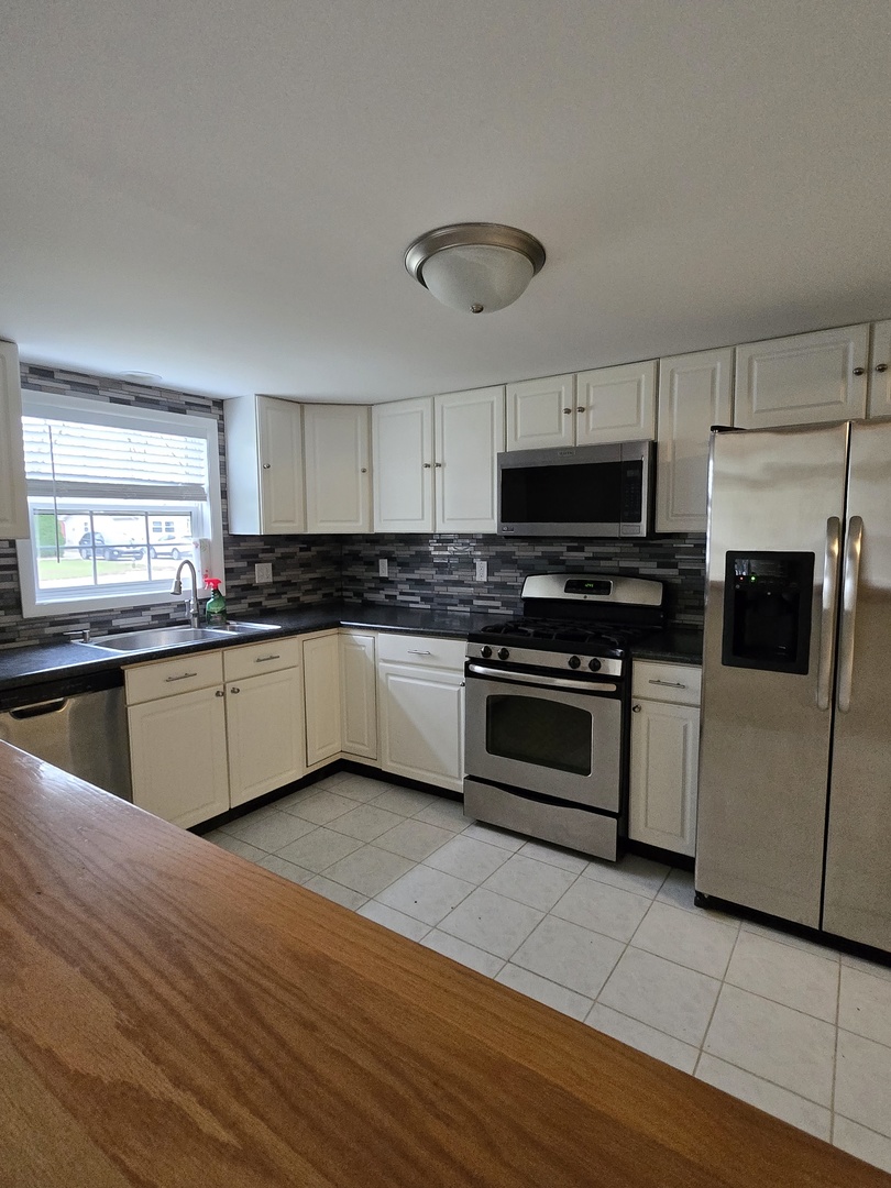 426 W Arlington Lane, Crete, IL 60417