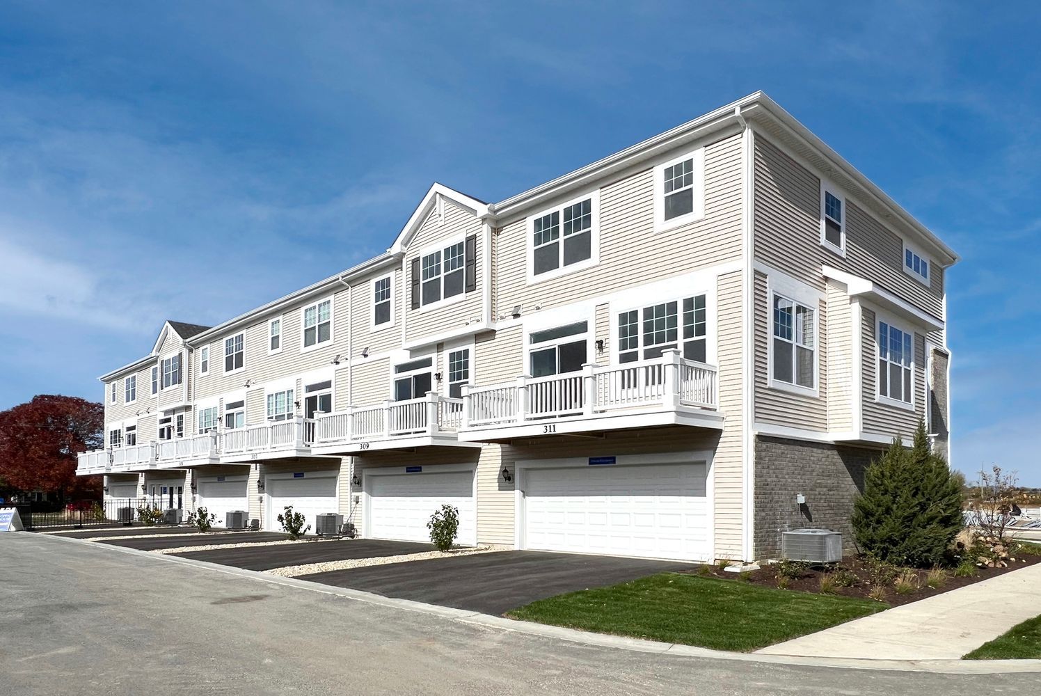 202 Timberleaf Circle, Roselle, IL 60172