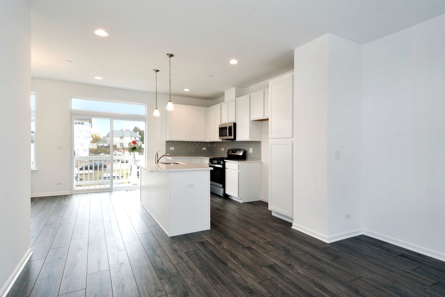 202 Timberleaf Circle, Roselle, IL 60172