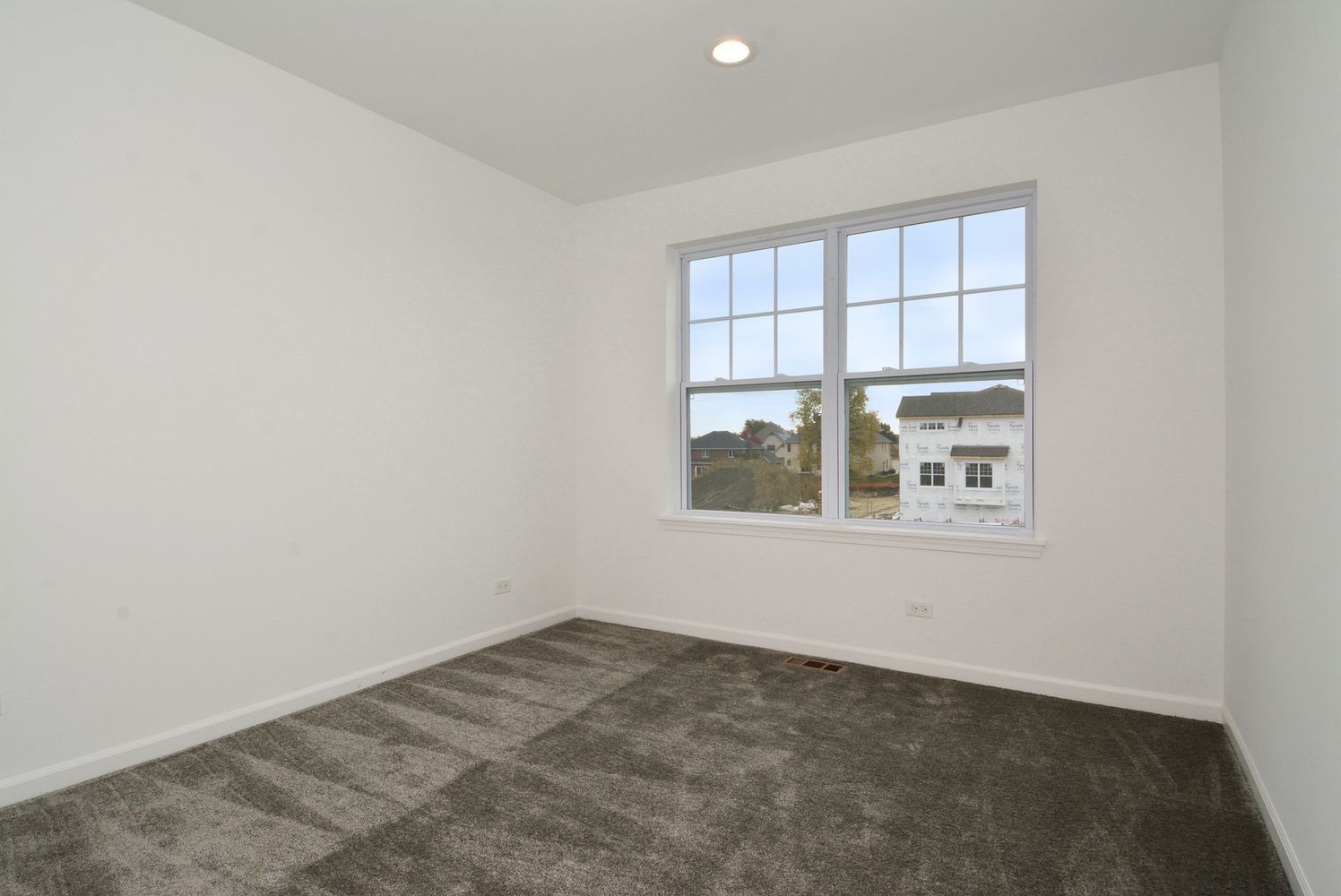 202 Timberleaf Circle, Roselle, IL 60172