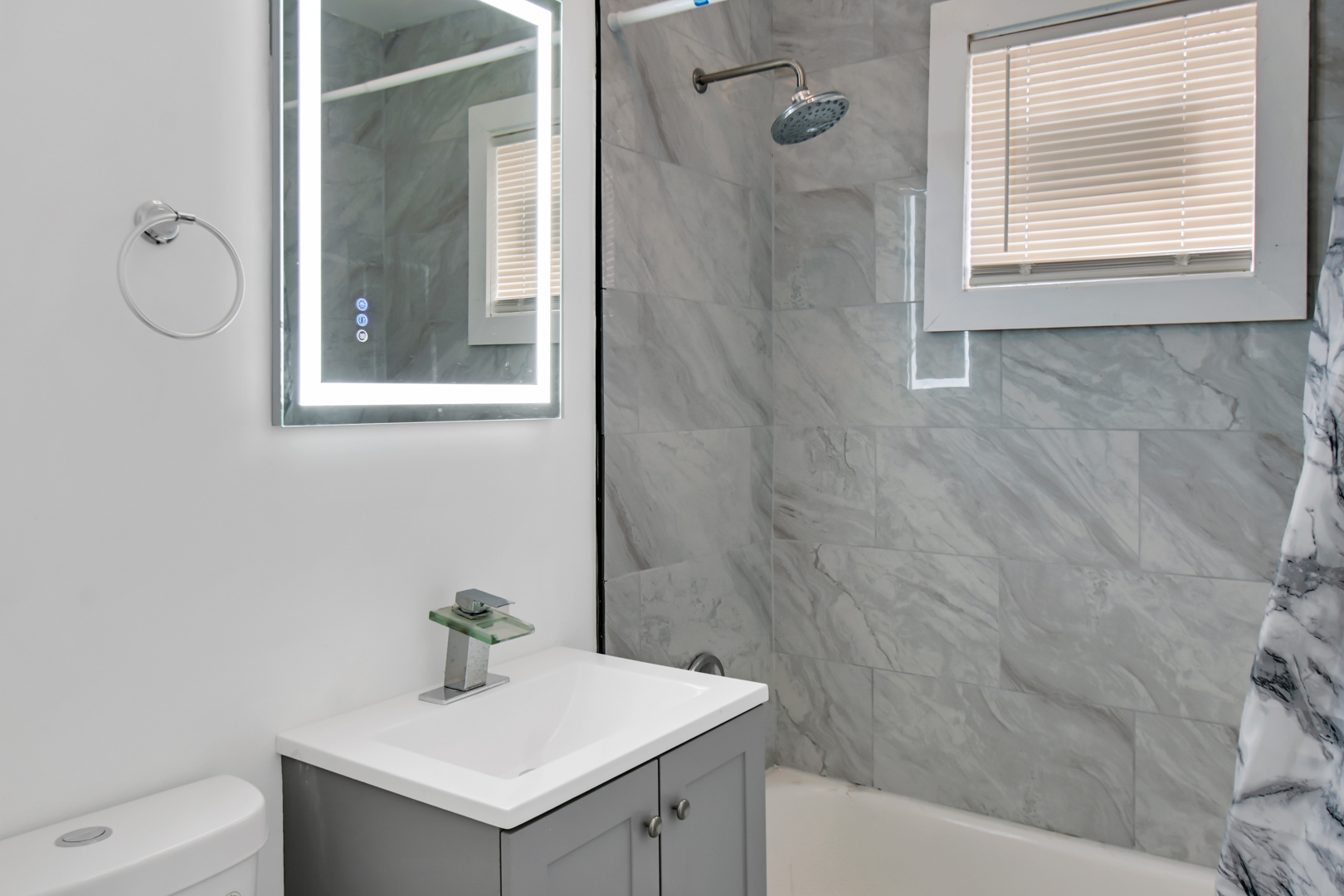 1011 W 103rd Place, Chicago, IL 60643