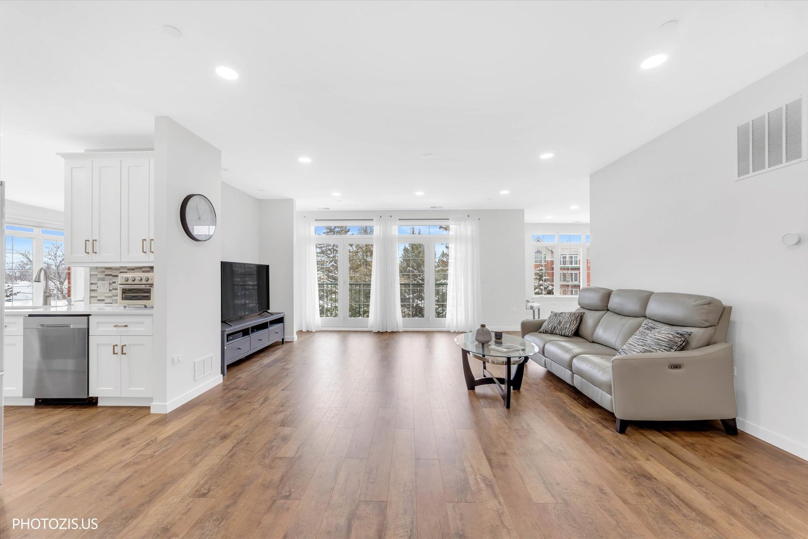 640 Mchenry Road #301, Wheeling, IL 60090