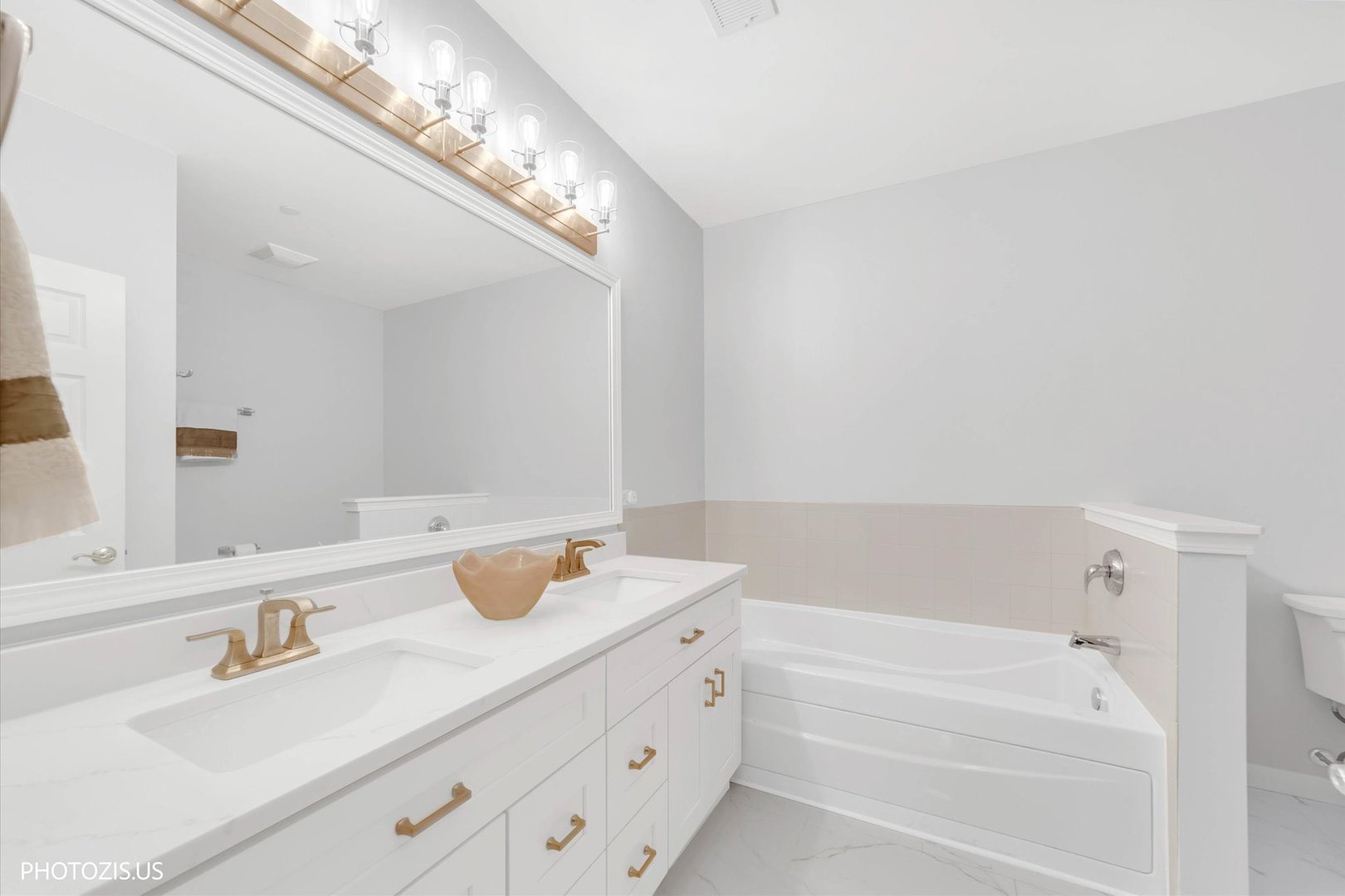 640 Mchenry Road #301, Wheeling, IL 60090