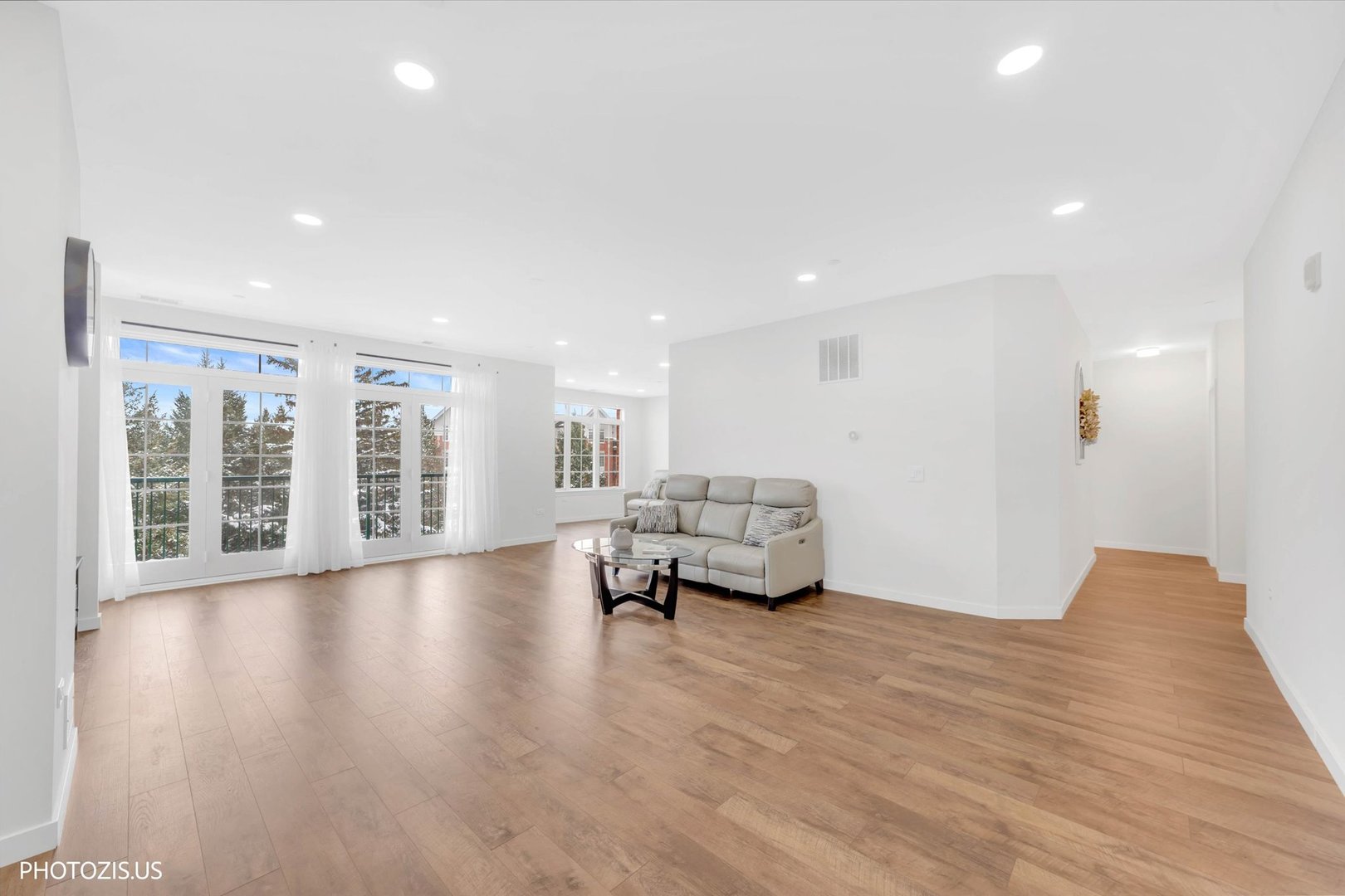 640 Mchenry Road #301, Wheeling, IL 60090