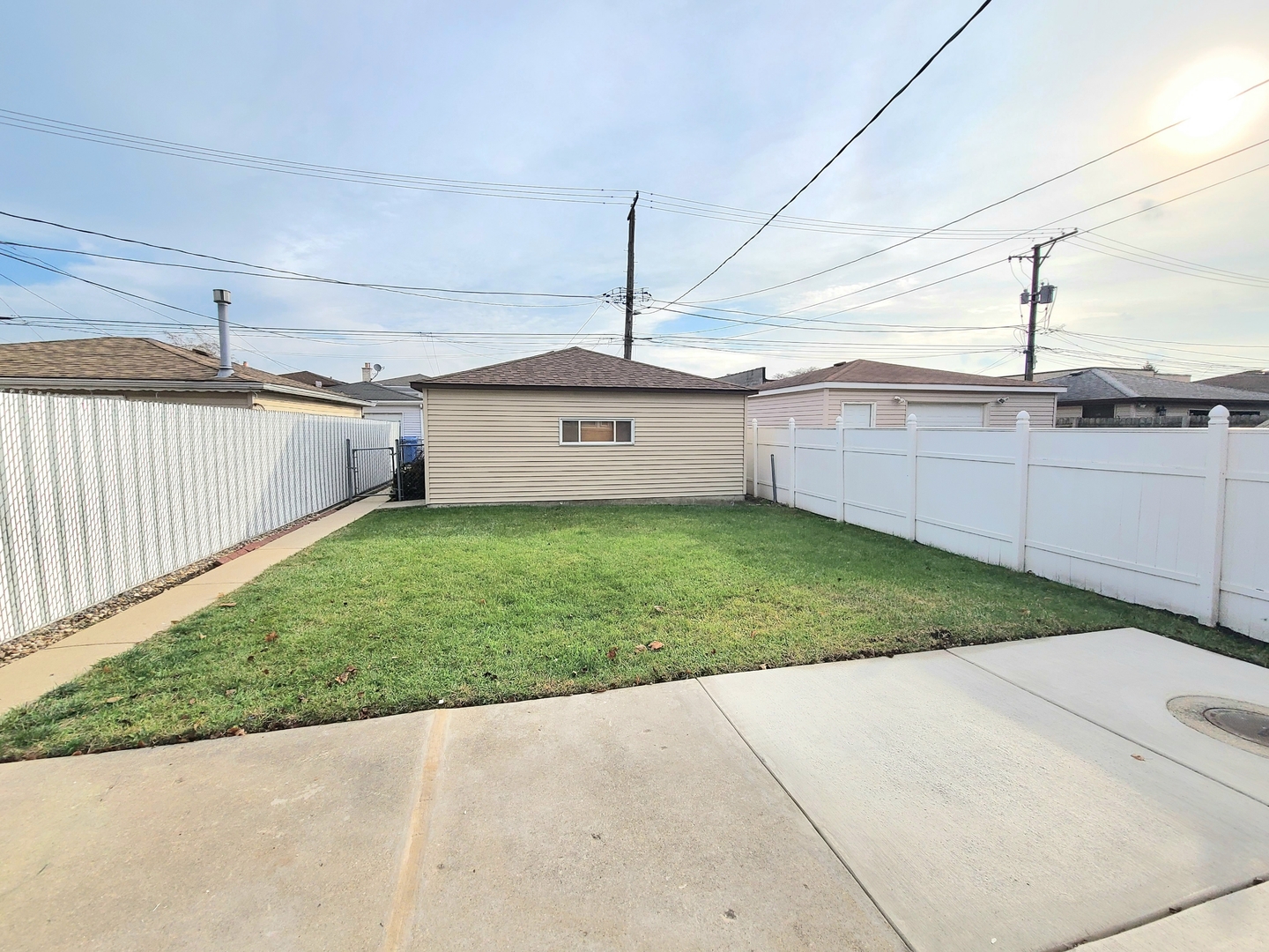 6129 S Parkside Avenue, Chicago, IL 60638