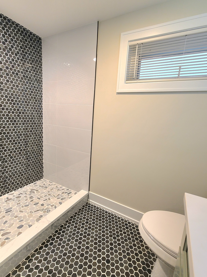 6129 S Parkside Avenue, Chicago, IL 60638