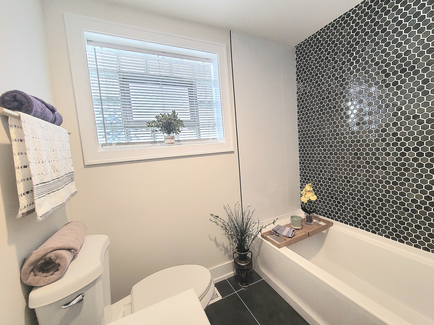 6129 S Parkside Avenue, Chicago, IL 60638