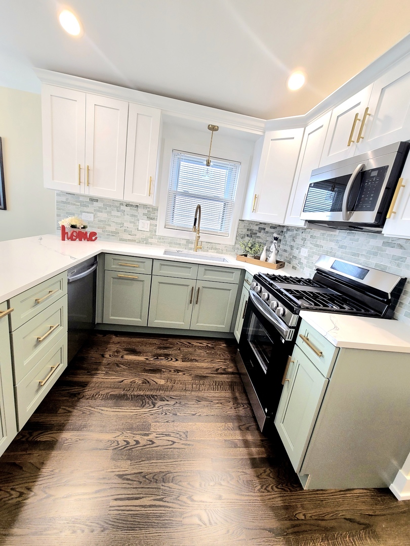 6129 S Parkside Avenue, Chicago, IL 60638