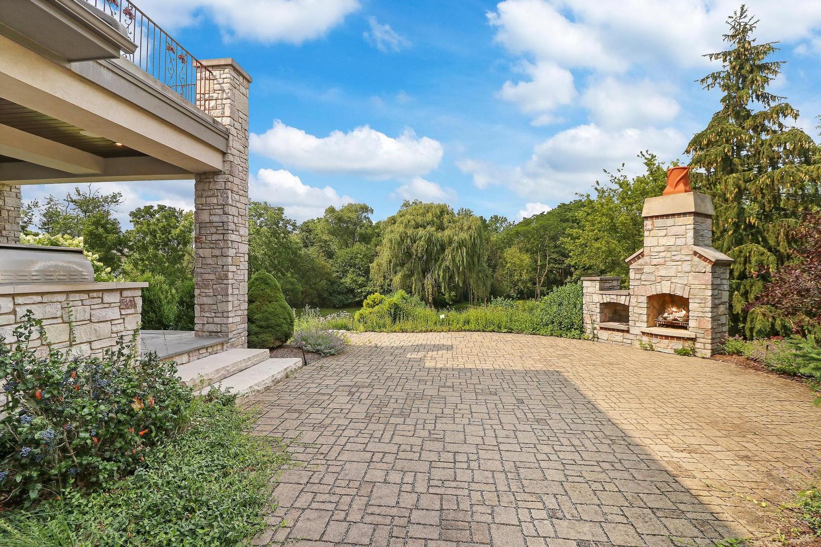 34 Abbey Woods Drive, Barrington Hills, IL 60010