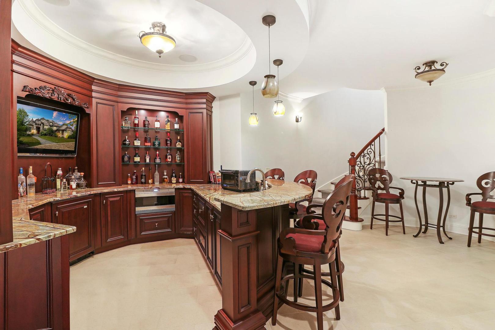 34 Abbey Woods Drive, Barrington Hills, IL 60010