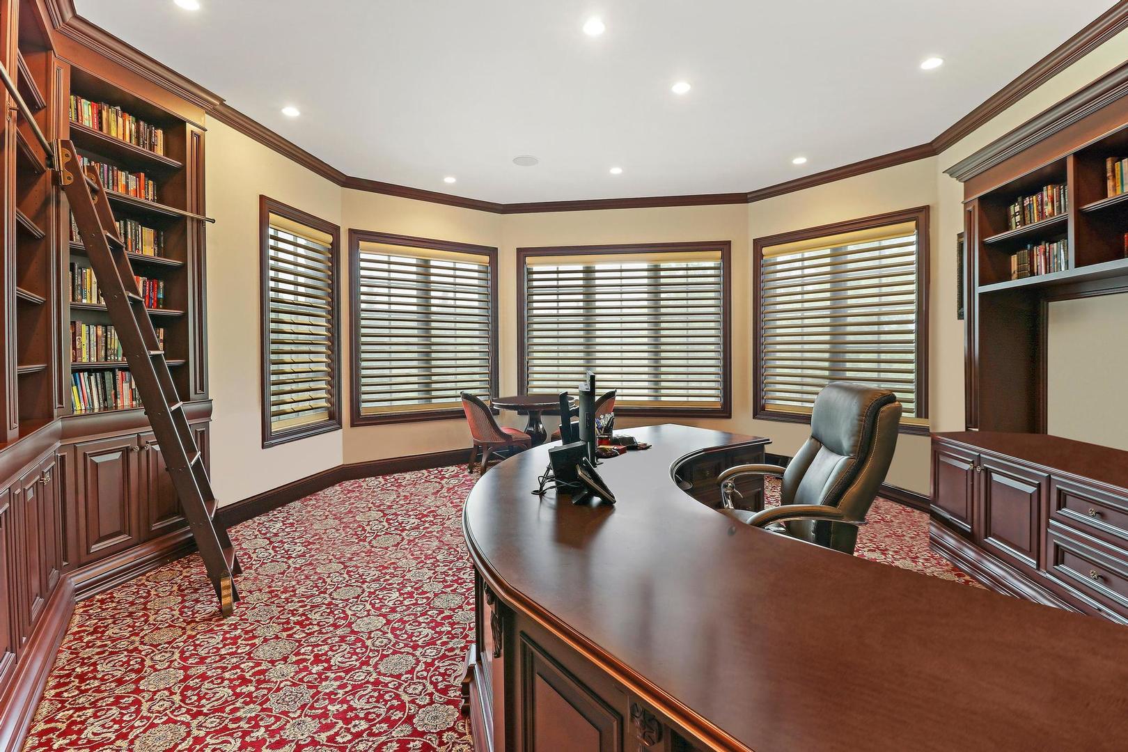 34 Abbey Woods Drive, Barrington Hills, IL 60010