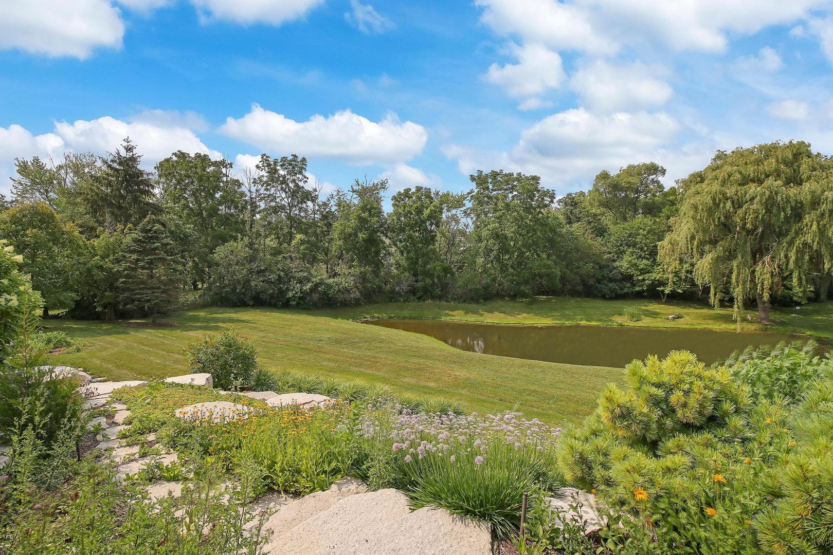 34 Abbey Woods Drive, Barrington Hills, IL 60010