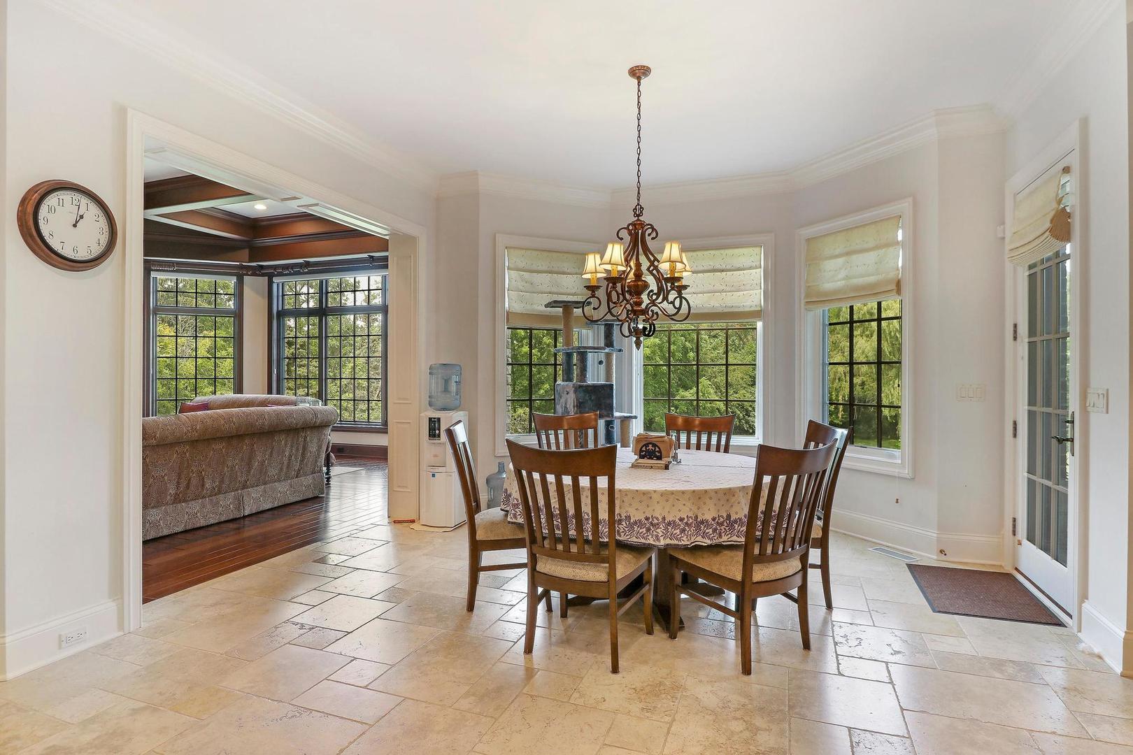 34 Abbey Woods Drive, Barrington Hills, IL 60010