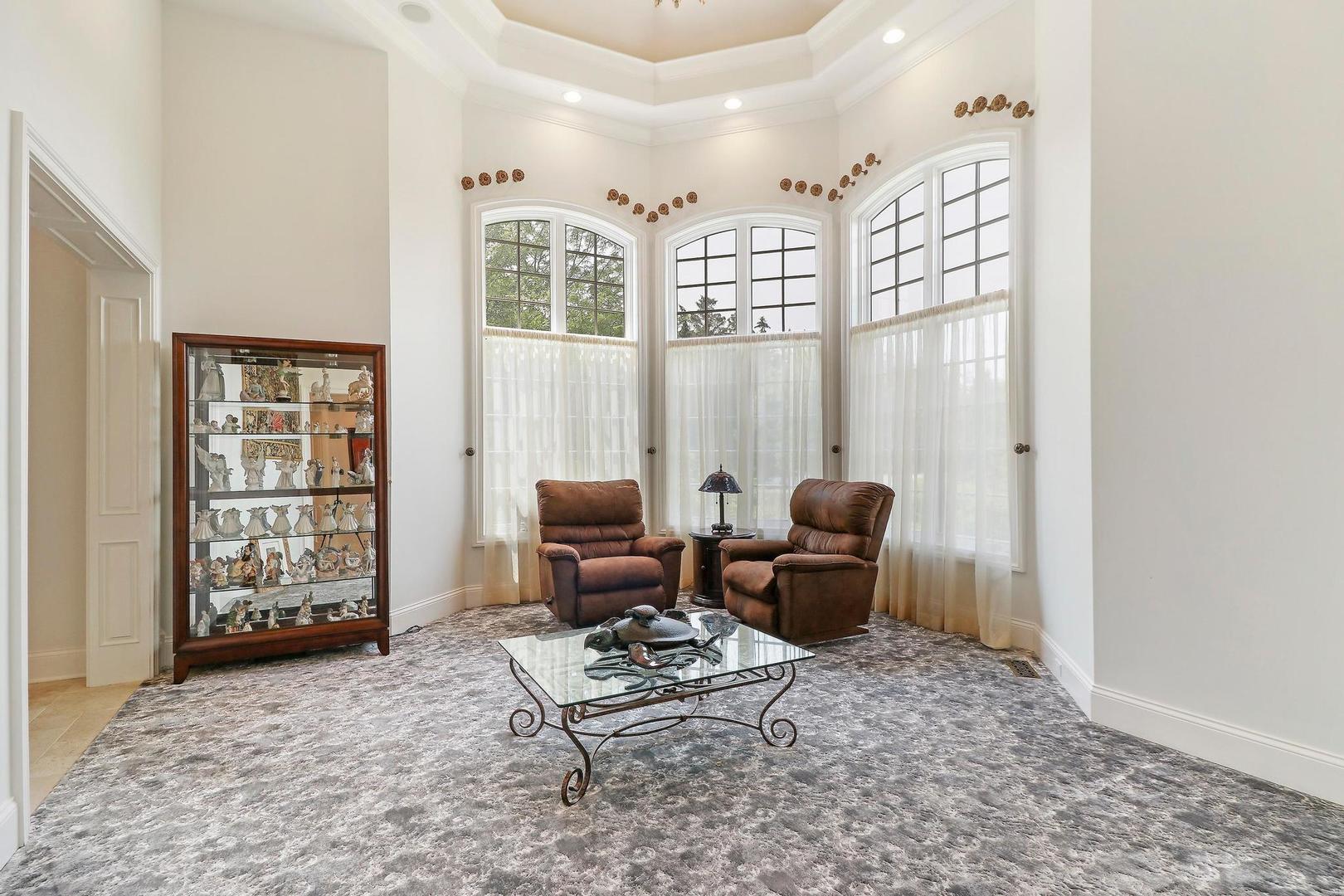 34 Abbey Woods Drive, Barrington Hills, IL 60010