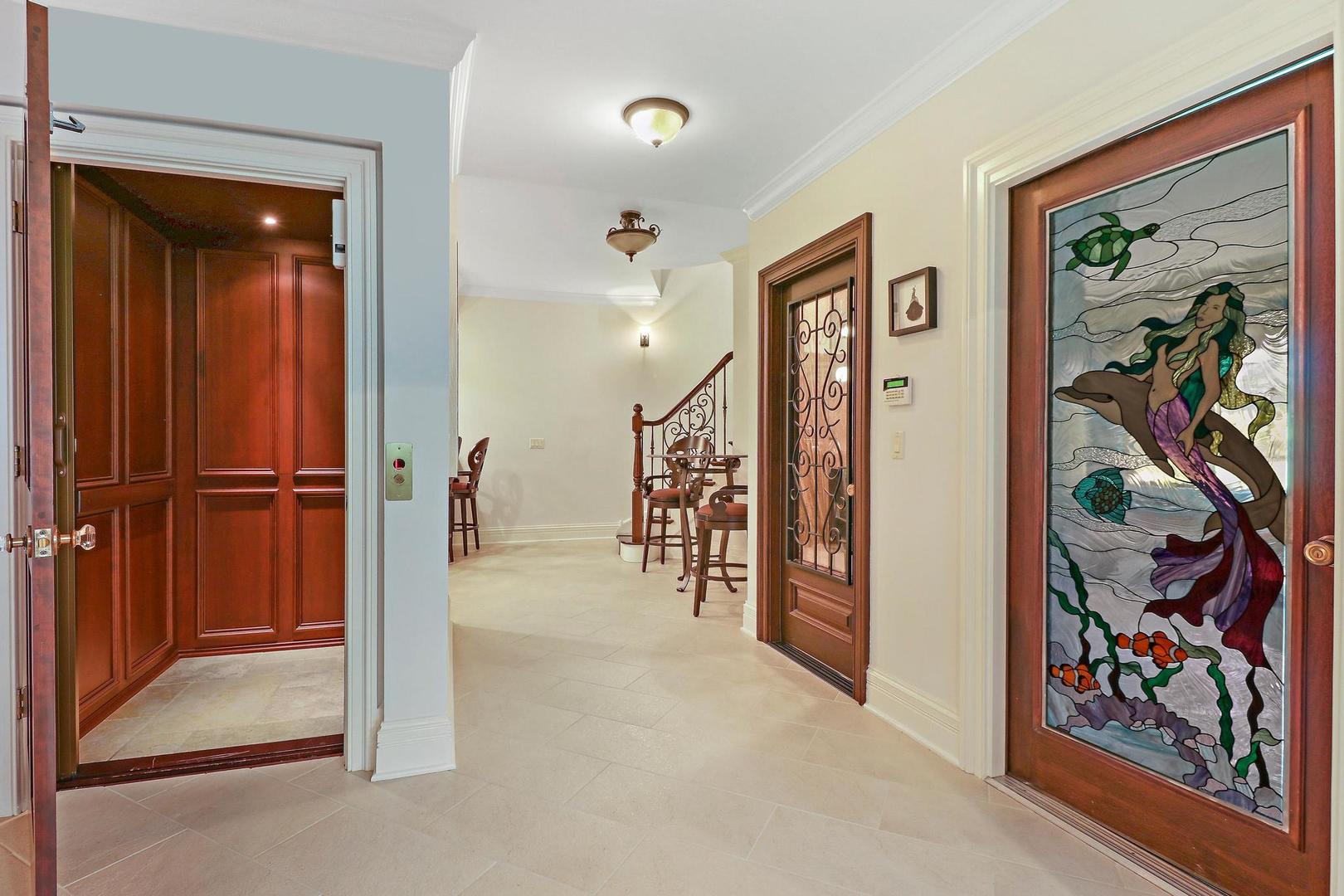 34 Abbey Woods Drive, Barrington Hills, IL 60010