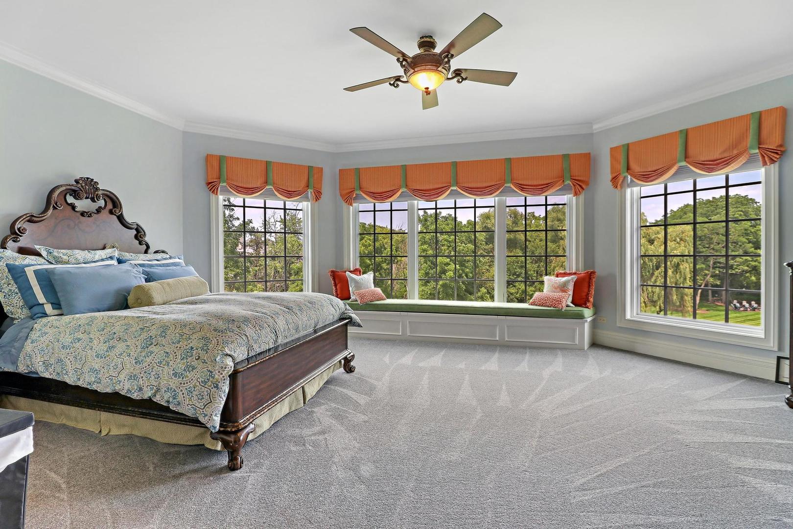 34 Abbey Woods Drive, Barrington Hills, IL 60010