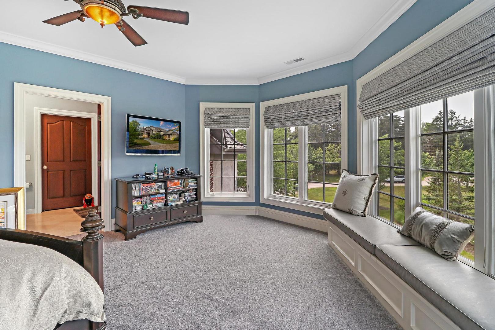 34 Abbey Woods Drive, Barrington Hills, IL 60010