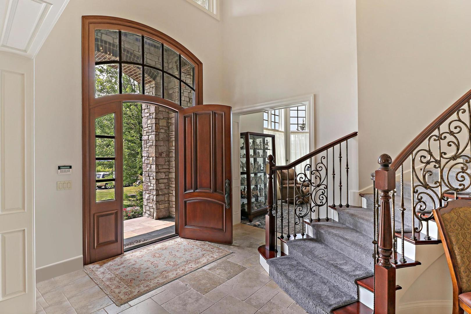 34 Abbey Woods Drive, Barrington Hills, IL 60010