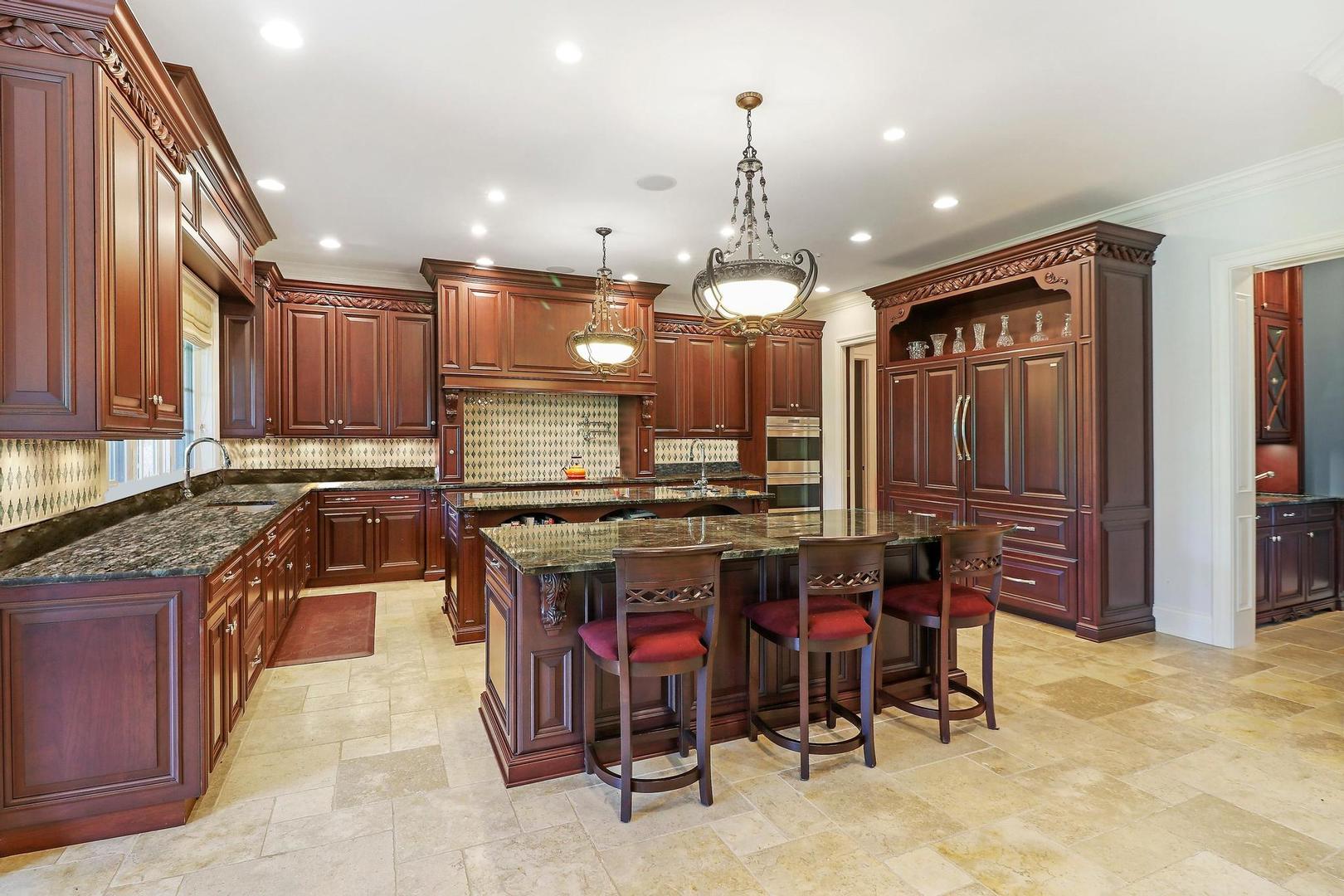 34 Abbey Woods Drive, Barrington Hills, IL 60010