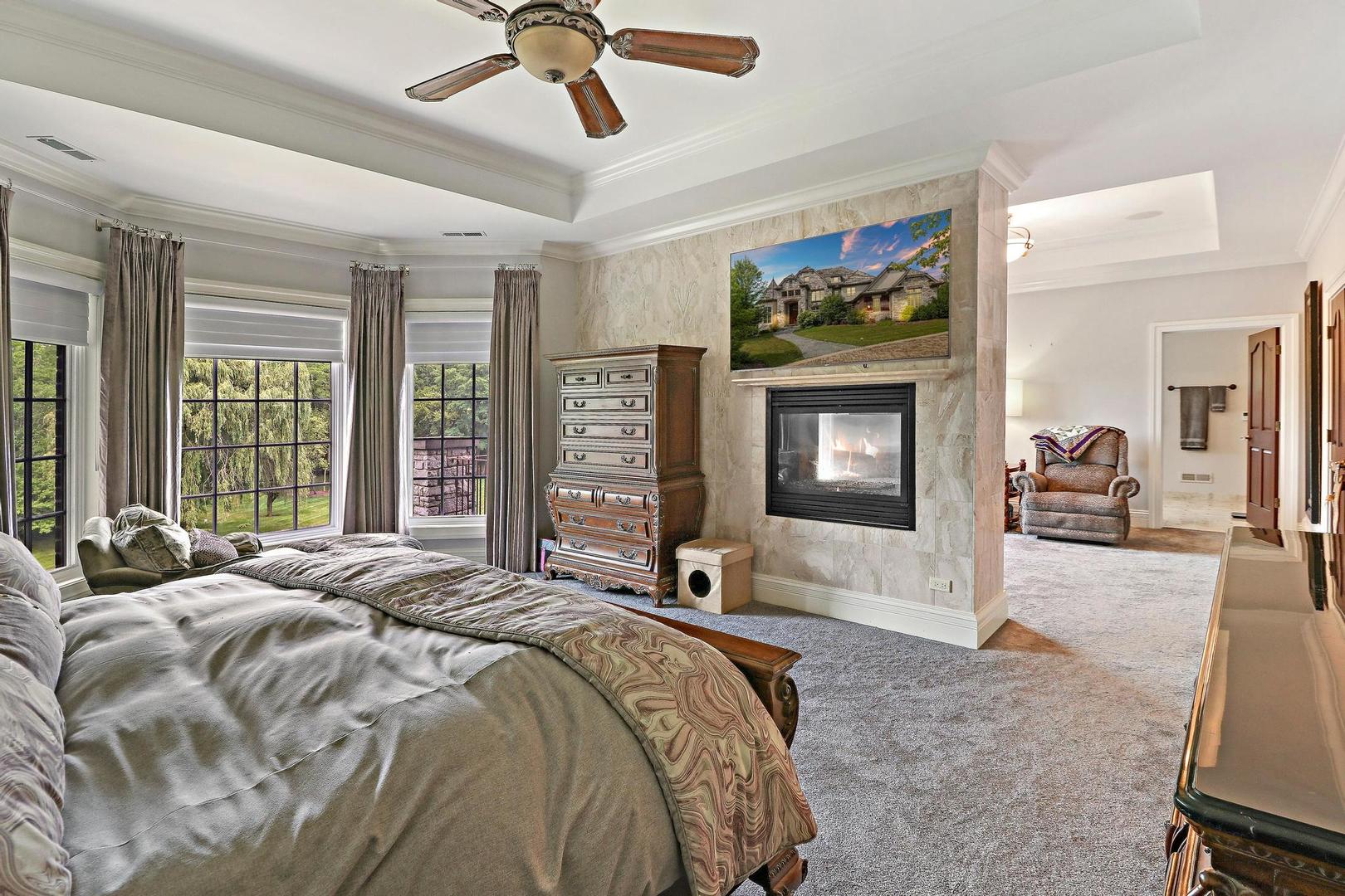 34 Abbey Woods Drive, Barrington Hills, IL 60010