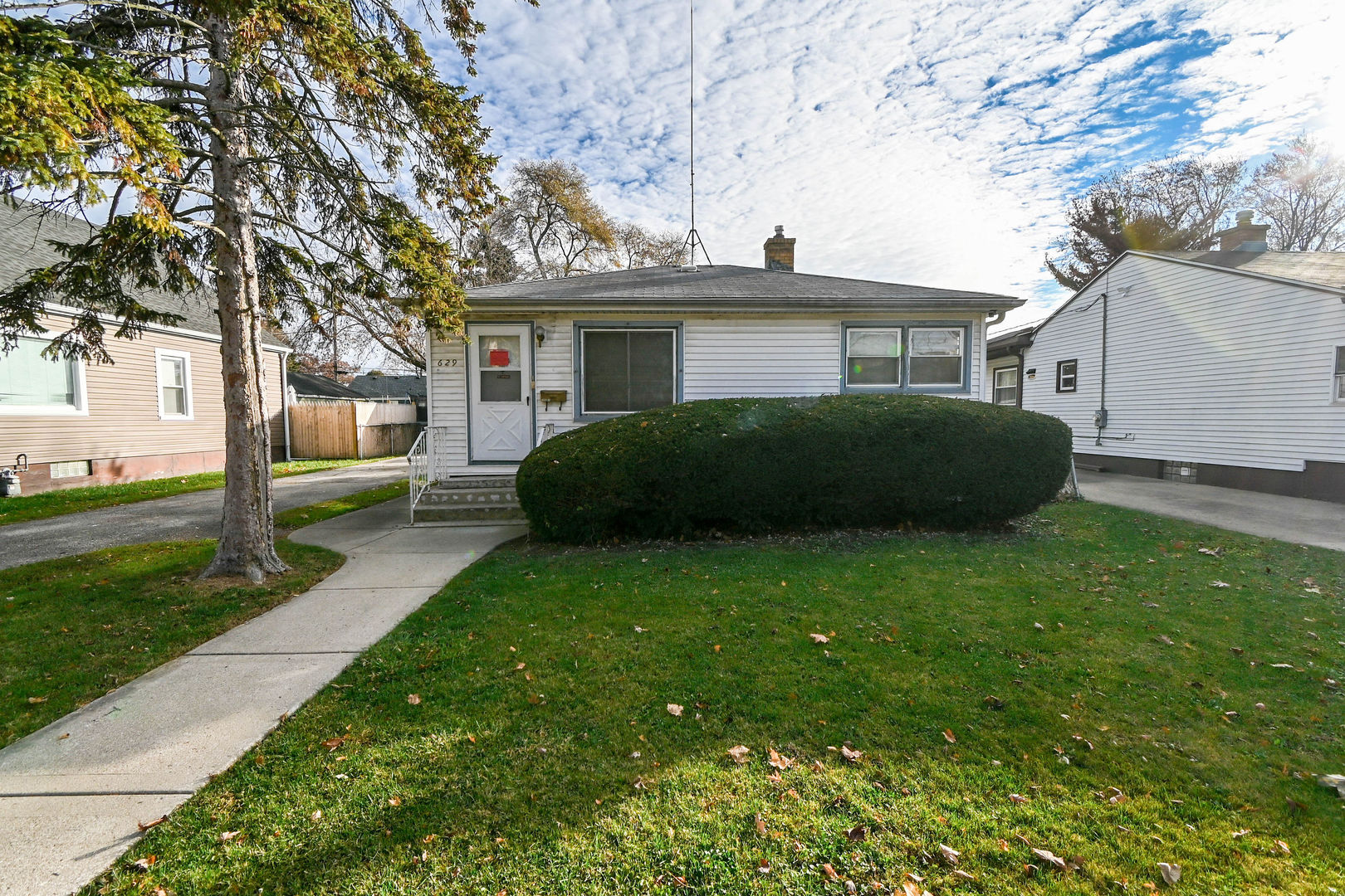 629 S Fulton Avenue, Waukegan, IL 60085