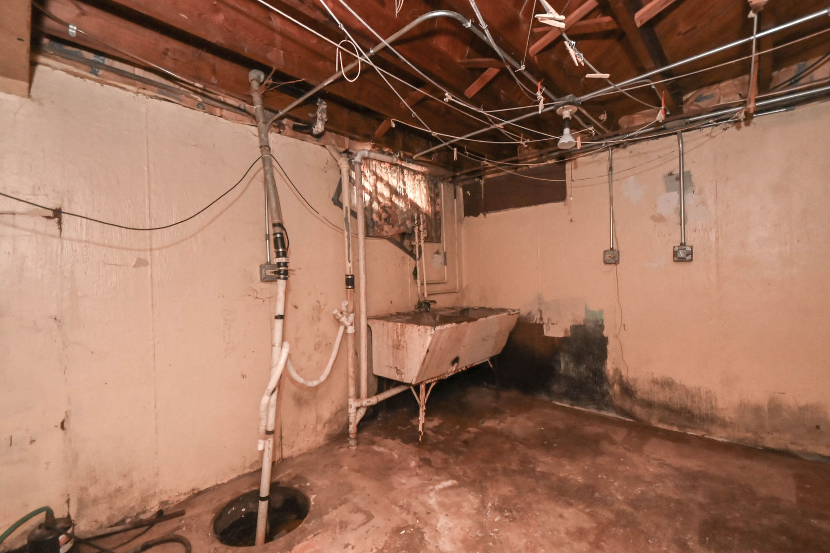 629 S Fulton Avenue, Waukegan, IL 60085