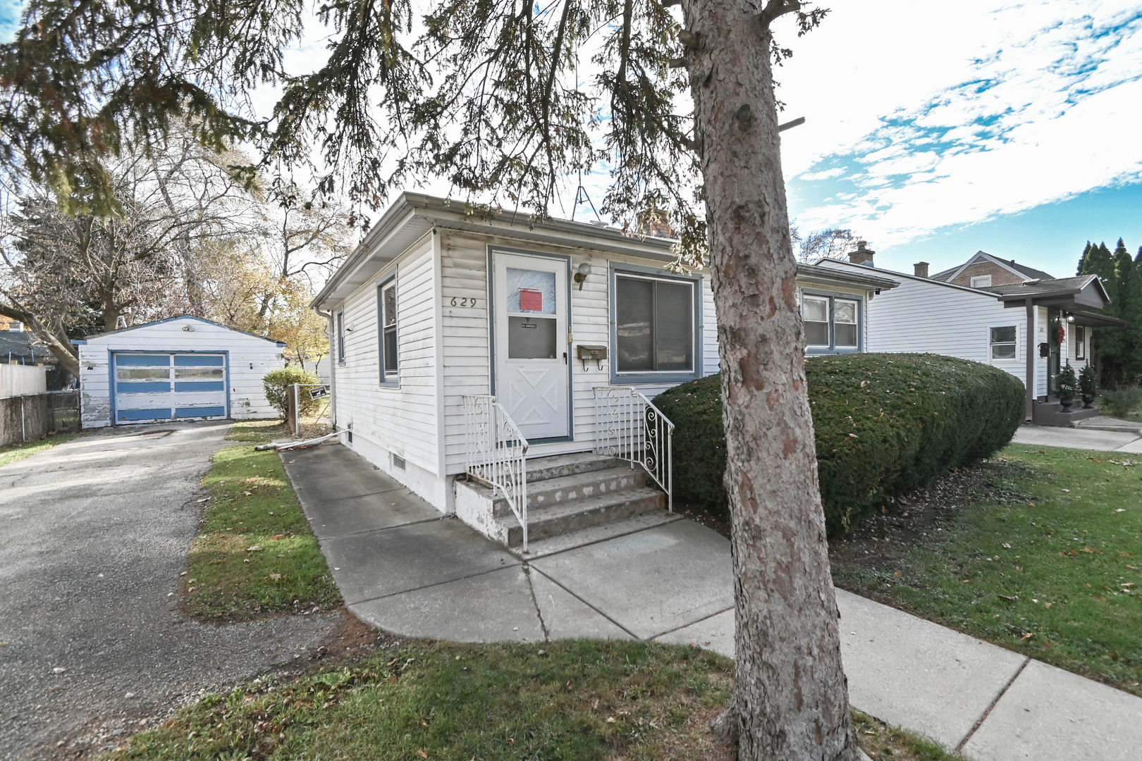 629 S Fulton Avenue, Waukegan, IL 60085