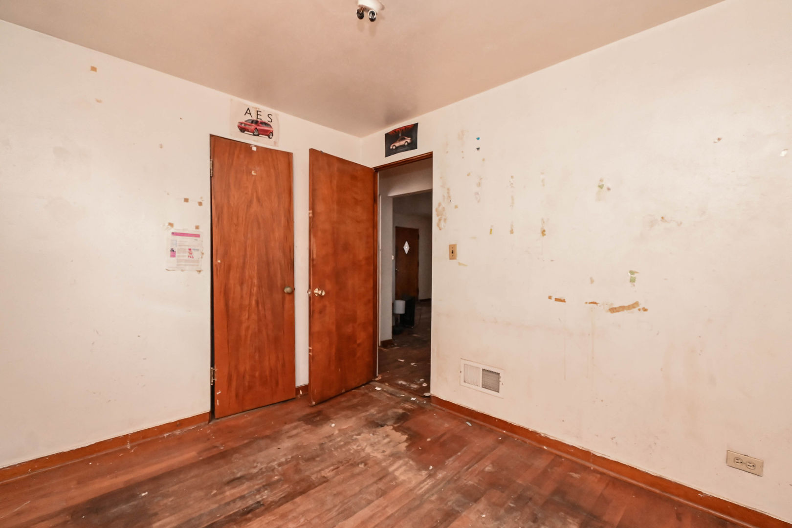 629 S Fulton Avenue, Waukegan, IL 60085