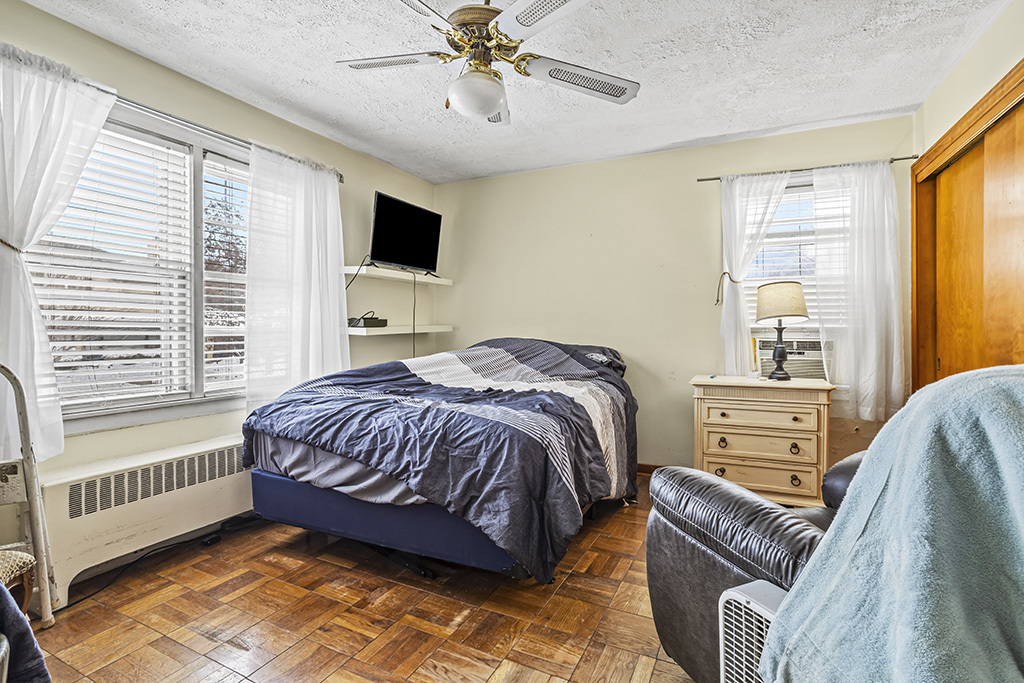 9100 S 55th Avenue, Oak Lawn, IL 60453