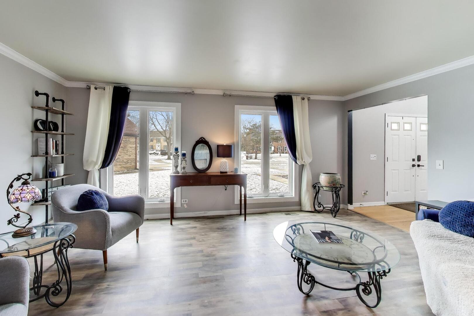 673 N NEWKIRK Lane, Palatine, IL 60074