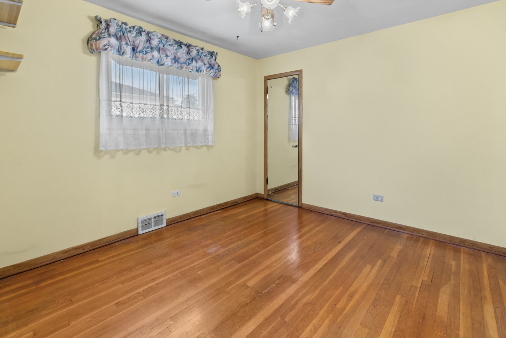 8222 S Kildare Avenue, Chicago, IL 60652