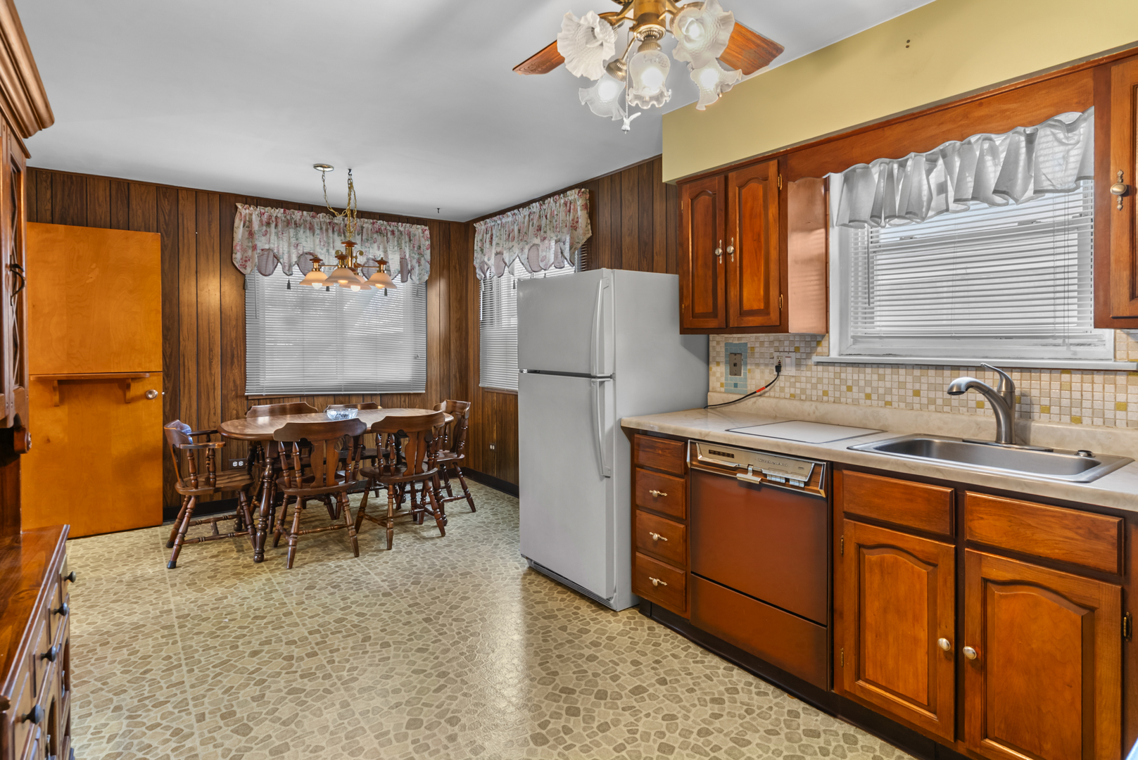 8222 S Kildare Avenue, Chicago, IL 60652