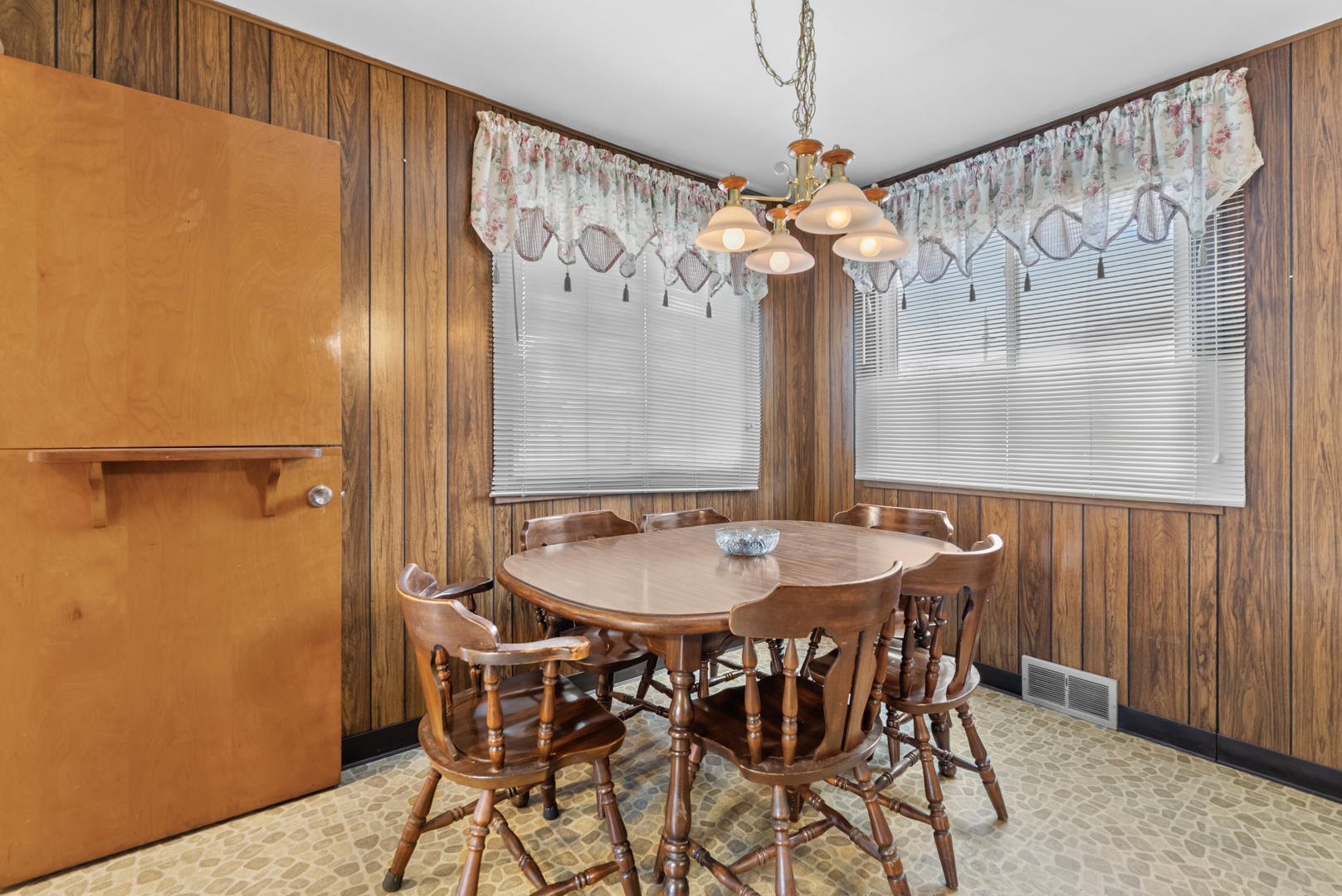 8222 S Kildare Avenue, Chicago, IL 60652