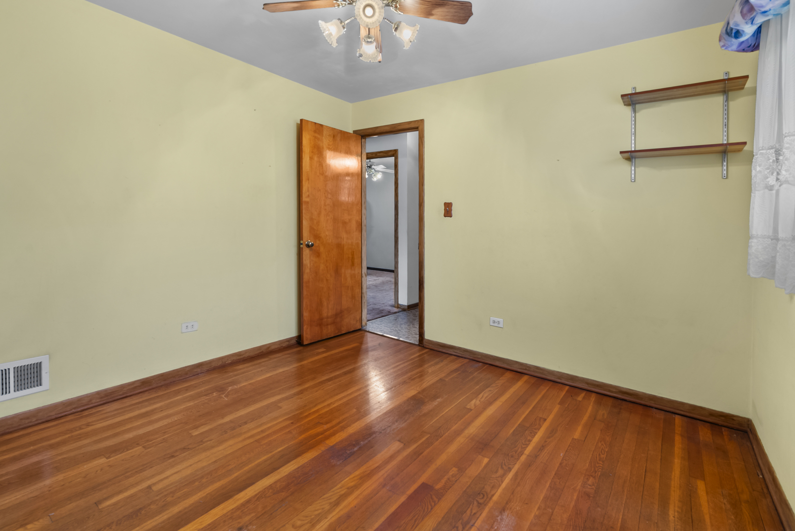 8222 S Kildare Avenue, Chicago, IL 60652