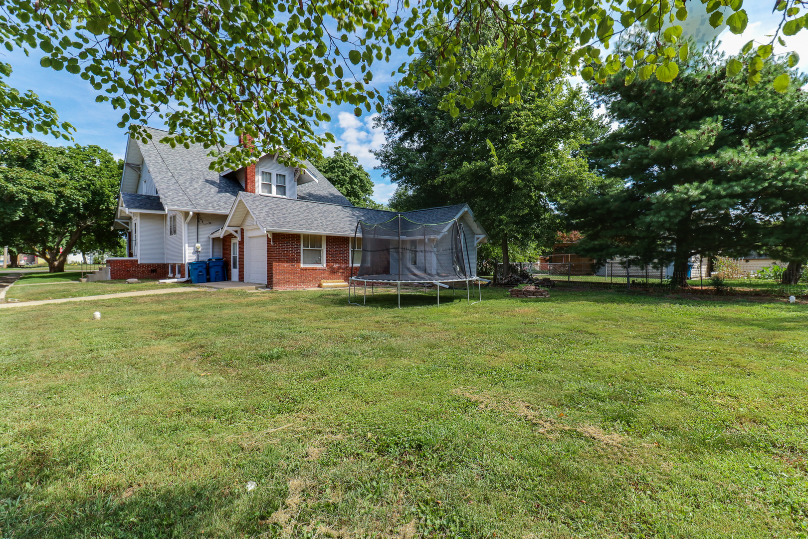 106 W Boundary Street, Stanford, IL 61774