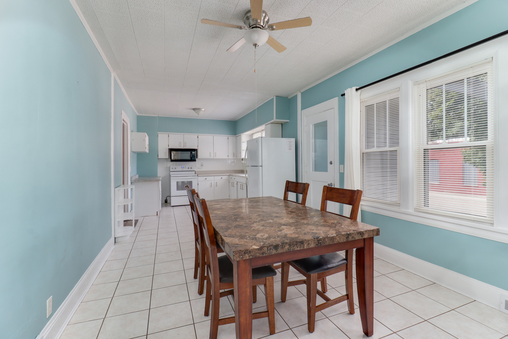 106 W Boundary Street, Stanford, IL 61774