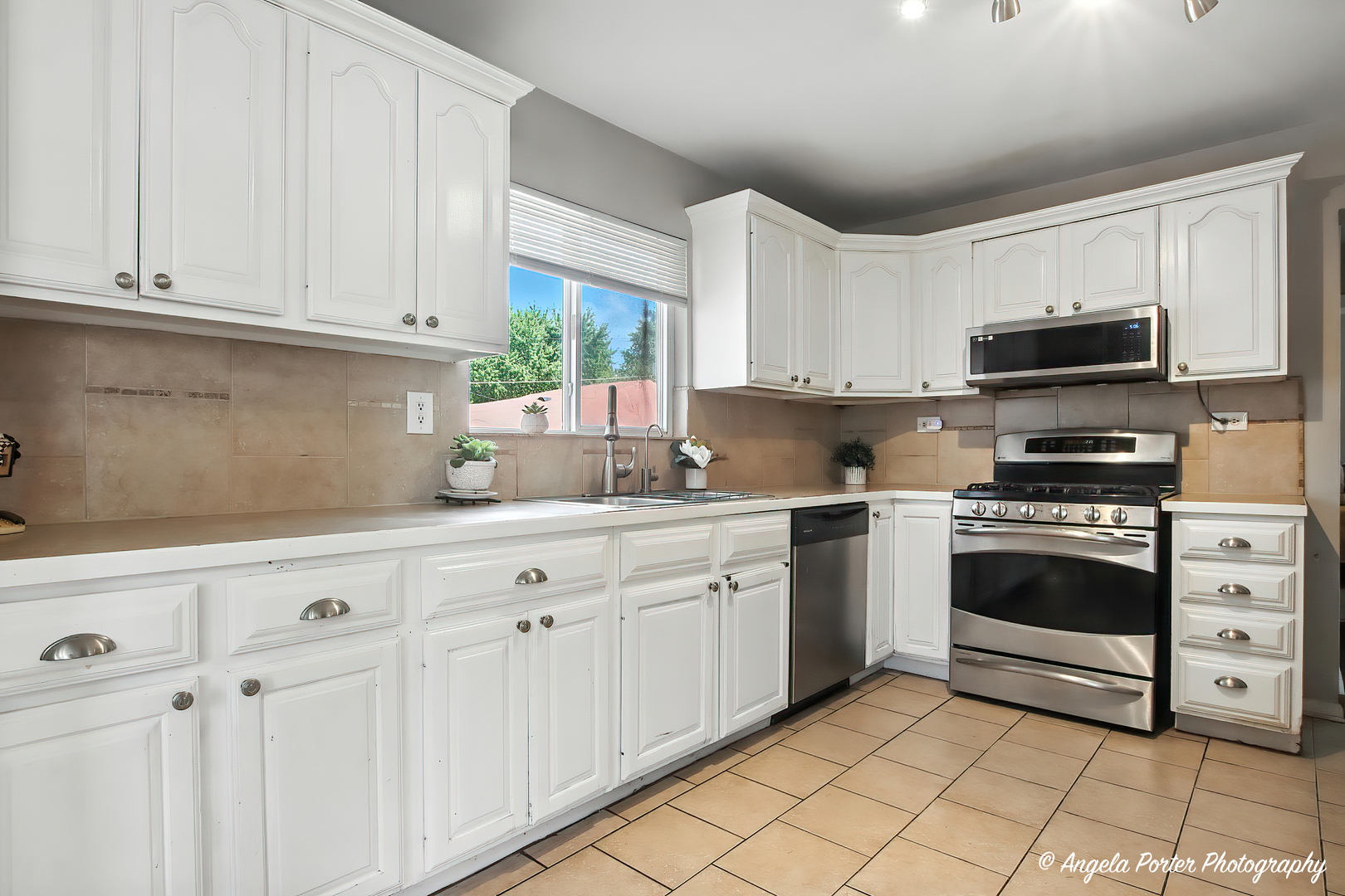 37319 N Granada Boulevard, Lake Villa, IL 60046