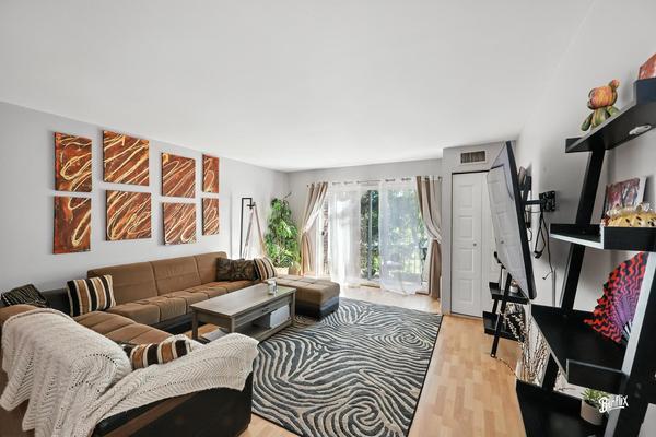 1425 Sandpebble Drive #340, Wheeling, IL 60090