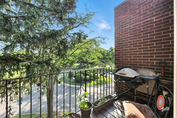 1425 Sandpebble Drive #340, Wheeling, IL 60090