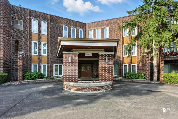 1425 Sandpebble Drive #340, Wheeling, IL 60090